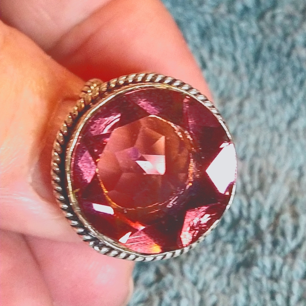 NWT- PINK AMETHYST *POWERFUL. STERLING. DIAMOND CUT. SIZE-9.5 /9-1/2